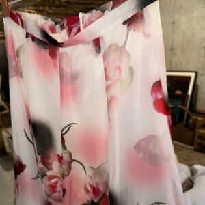 Beautiful New Without Tags Lorraine for JD Williams. Pink Tulip Print Skirt
